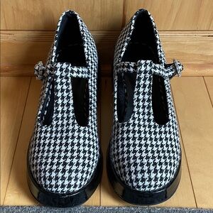 Steve Madden Black and White Houndstooth T-Strap Flats